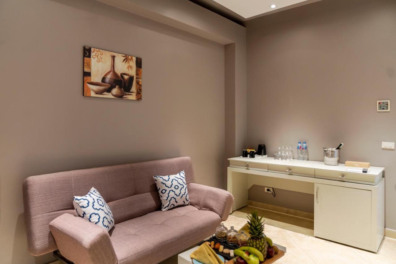 Sunrise Crystal Bay Resort -Grand Select (Adults Only) フルガダ エクステリア 写真 A suite at the hotel